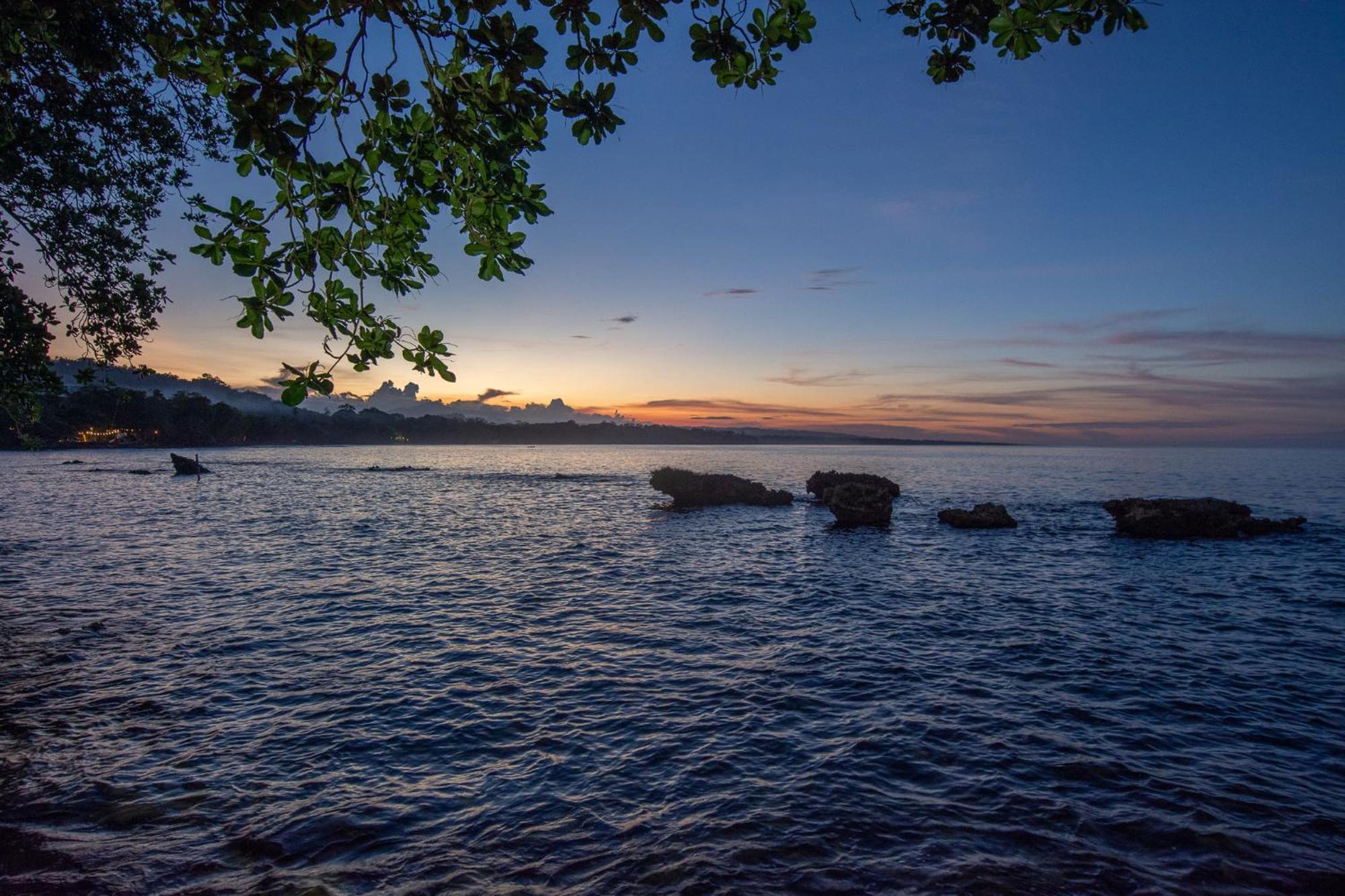 Namaitami Casa Hermosa Con Ac Y Piscina A Solo 650 Metros Del Parque Nacional Cahuita Exterior foto