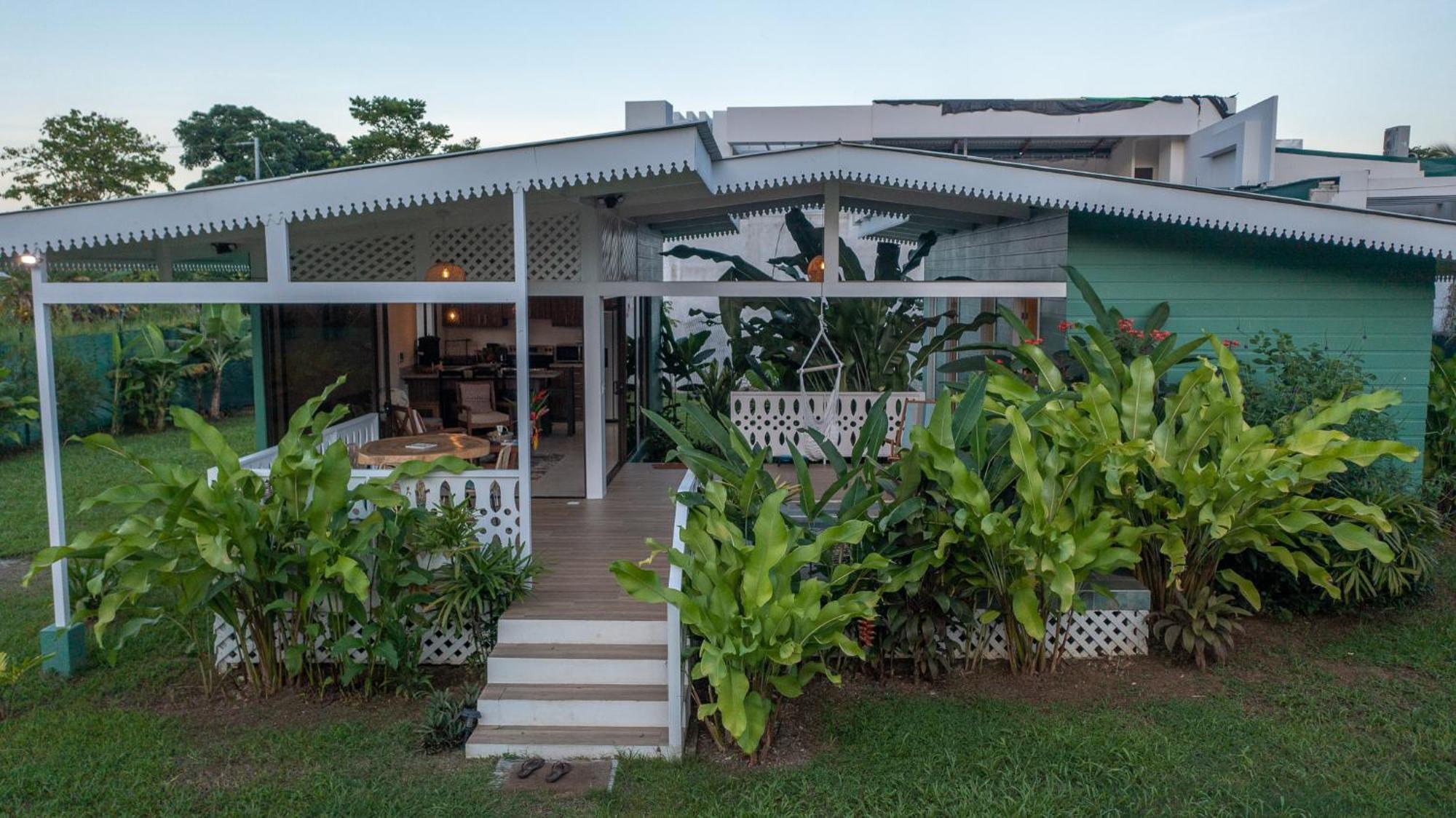 Namaitami Casa Hermosa Con Ac Y Piscina A Solo 650 Metros Del Parque Nacional Cahuita Exterior foto