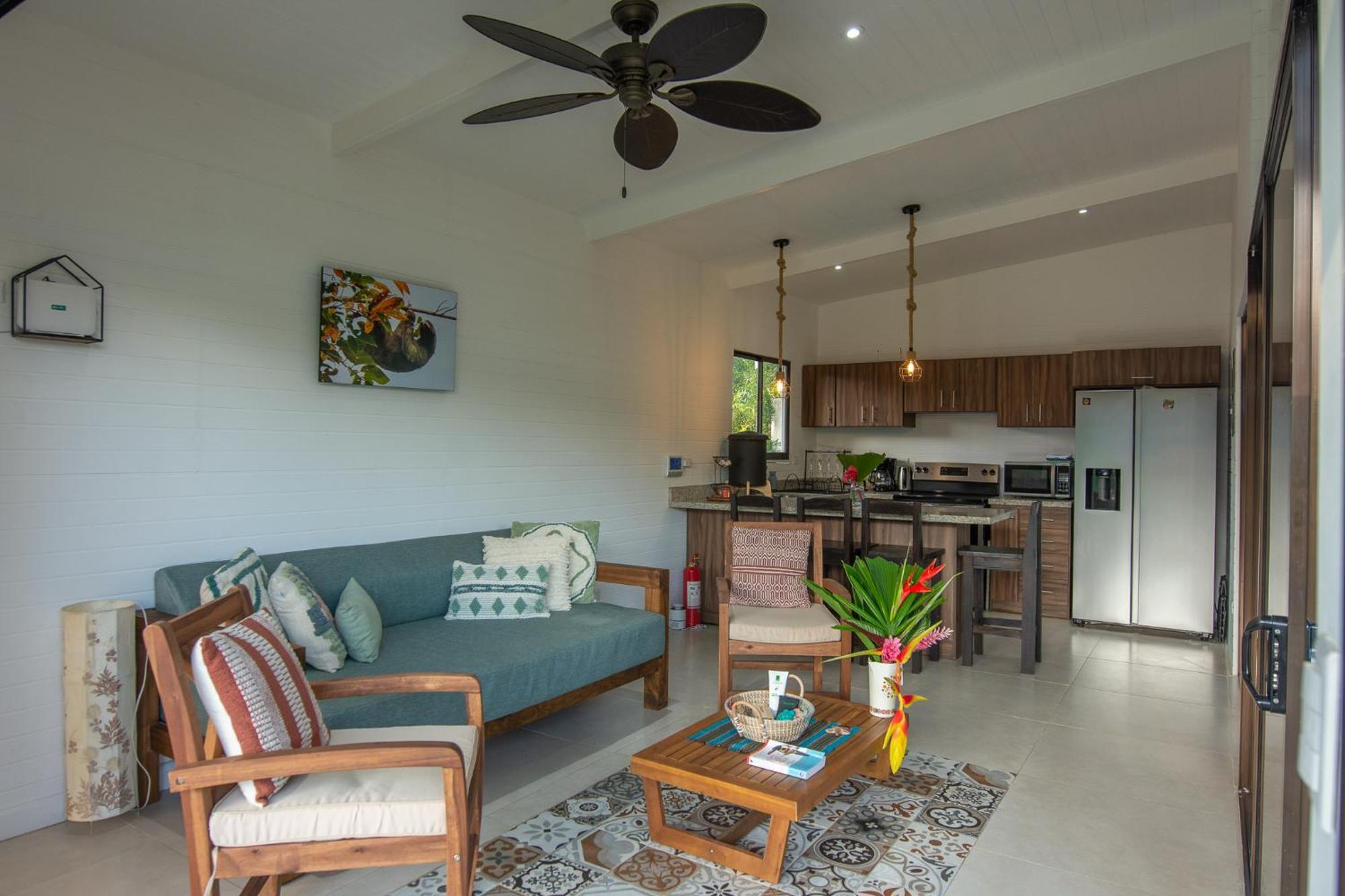 Namaitami Casa Hermosa Con Ac Y Piscina A Solo 650 Metros Del Parque Nacional Cahuita Exterior foto