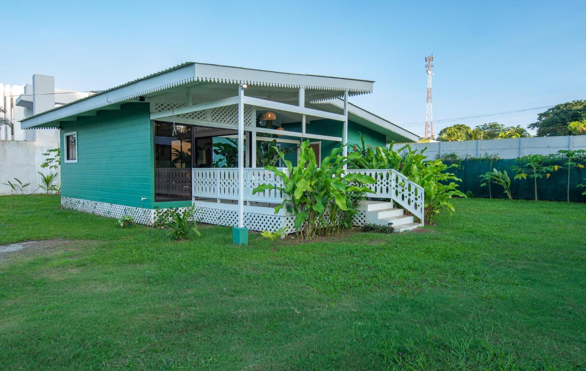 Namaitami Casa Hermosa Con Ac Y Piscina A Solo 650 Metros Del Parque Nacional Cahuita Exterior foto